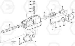 25827 Four-way valve EC650 SER NO 539-618, Volvo Construction Equipment